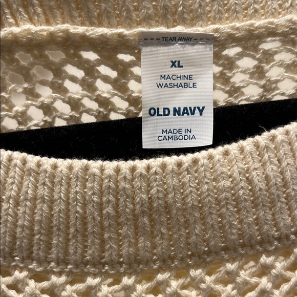 Old Navy Women's Cream Mesh Sweater. Never Worn. - Picture 2 of 3